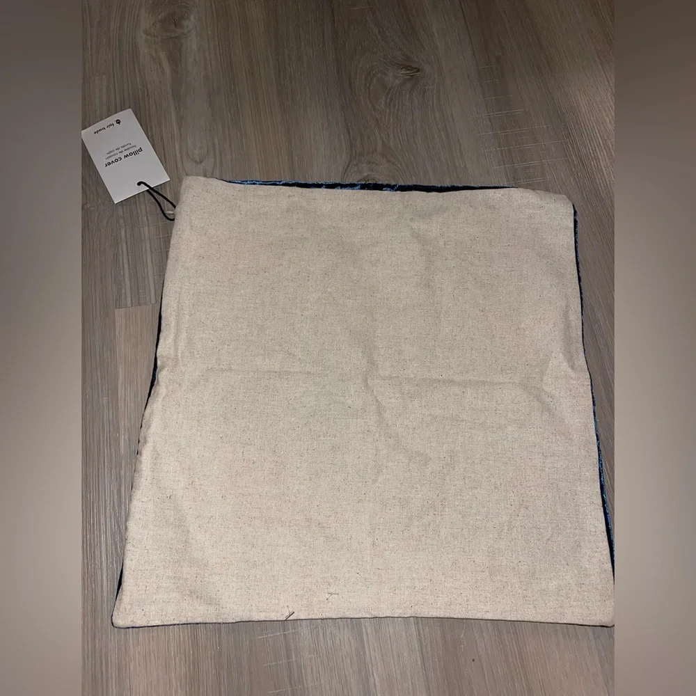 NWT BUNDLE OF WEST ELM PILLOW COVER VELVET COTTON SIZE 15x15”